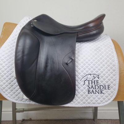 Image of 17.5 inch Amerigo DJ Dressage Brown Medium