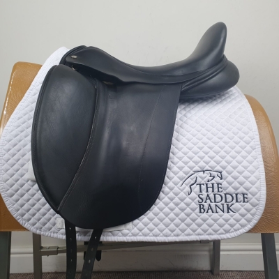 17.5 inch Frank Baines Reflex Dressage Black Medium Wide Image of 17.5 inch Frank Baines Reflex Dressage Black Medium Wide
