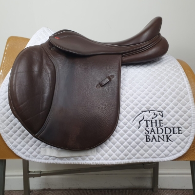 17 inch John Whitaker Bedale GP Jump Brown Adjustable Image of 17 inch John Whitaker Bedale GP Jump Brown Adjustable