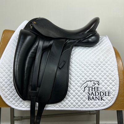 16.5 inch Black Country Vinci Dressage Black Medium Wide Image of 16.5 inch Black Country Vinci Dressage Black Medium Wide