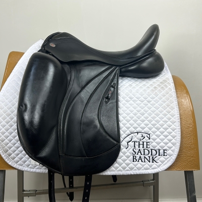 17.5 inch Winners Circle Monoflap Dressage Black Medium Wide Image of 17.5 inch Winners Circle Monoflap Dressage Black Medium Wide