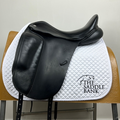 Image of 17.5 inch Fairfax Classic Cupped Flap Dressage MDC Black Adjustable