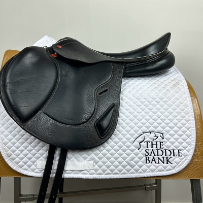 17.5 inch John Whitaker Rome Monoflap Jump Adjustable Gullet Black Adjustable Image of 17.5 inch John Whitaker Rome Monoflap Jump Adjustable Gullet Black Adjustable