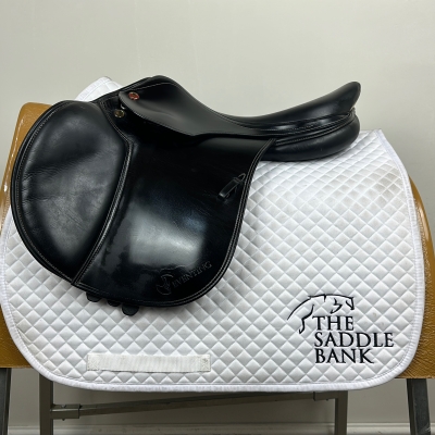 Image of 17 inch Prestige Eventing Black Medium