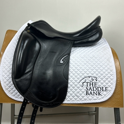 Image of 17 inch Prestige Passion K Dressage Black Medium Wide