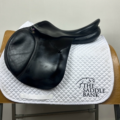 Image of 17 inch Prestige Roma Jump Black Medium Wide