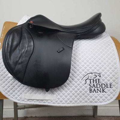 17.5 inch Thorowgood T8 Jump MJJ Black Adjustable Image of 17.5 inch Thorowgood T8 Jump MJJ Black Adjustable