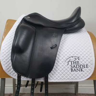 Image of 17 inch Fairfax Classic Cupped Flap Dressage MDC Black Adjustable