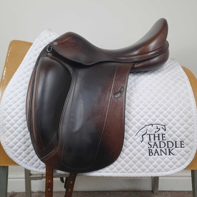 17 inch Equipe Emporio Monoflap Dressage Brown Medium Image of 17 inch Equipe Emporio Monoflap Dressage Brown Medium