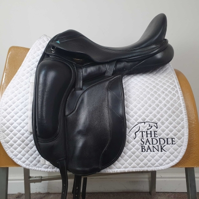 17.5 inch Bliss Paramour Dressage Black Extra Wide Image of 17.5 inch Bliss Paramour Dressage Black Extra Wide