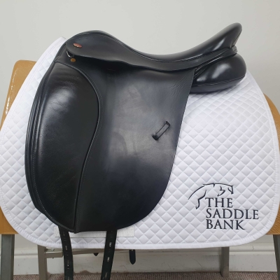 17.5 inch Kent and Masters Original High Wither Dressage HDR Black Adjustable Image of 17.5 inch Kent and Masters Original High Wither Dressage HDR Black Adjustable