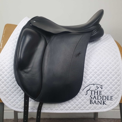 17 inch Loxley Dressage Monoflap Black Adjustable Image of 17 inch Loxley Dressage Monoflap Black Adjustable