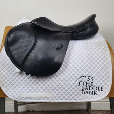 17 inch Fairfax Classic Cupped Flap Jump MJC Black Adjustable Image of 17 inch Fairfax Classic Cupped Flap Jump MJC Black Adjustable