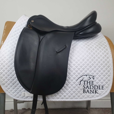 Image of 17.5 inch Ideal Jessica Dressage Black Medium