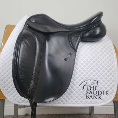 17.5 inch Thorowgood T8 High Wither Dressage HDM Black Adjustable Image of 17.5 inch Thorowgood T8 High Wither Dressage HDM Black Adjustable