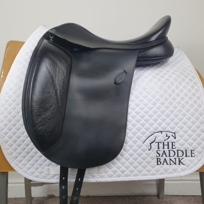 17.5 inch Arena Cob Dressage Black Adjustable Image of 17.5 inch Arena Cob Dressage Black Adjustable