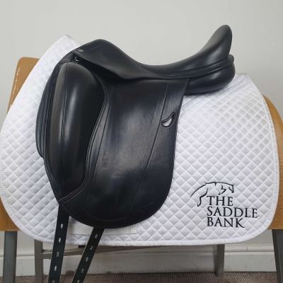 17 inch Equipe Emporio Monoflap Dressage Black Wide Image of 17 inch Equipe Emporio Monoflap Dressage Black Wide