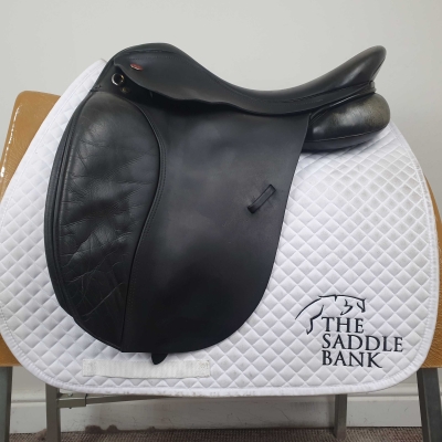 17.5 inch Kent and Masters Original Dressage MDR Black Adjustable Image of 17.5 inch Kent and Masters Original Dressage MDR Black Adjustable