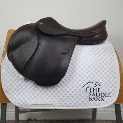 17.5 inch Fairfax Classic Cupped Flap Jump MJC Brown Adjustable Image of 17.5 inch Fairfax Classic Cupped Flap Jump MJC Brown Adjustable
