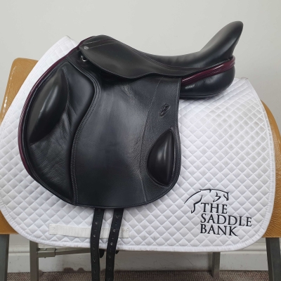 17 inch Loxley Foxhunter Monoflap Black Adjustable Image of 17 inch Loxley Foxhunter Monoflap Black Adjustable