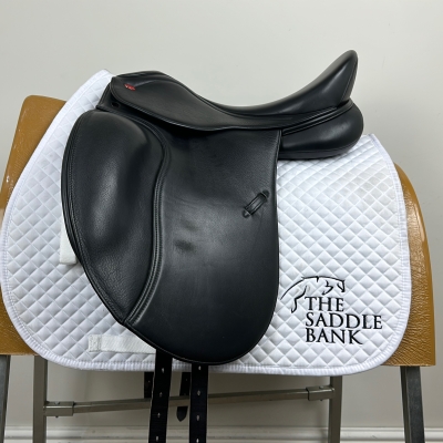 Image of 17.5 inch John Whitaker Harrogate Dressage Black Adjustable