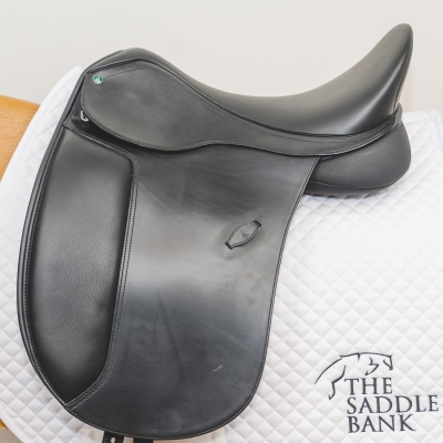 Image of 17.5 inch Arena Dressage Black