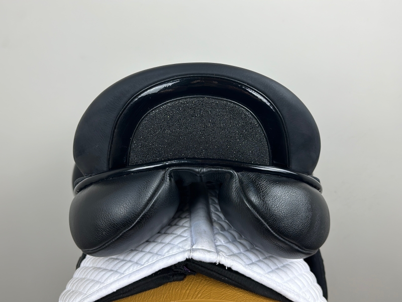 17.5 inch Custom Saddlery Icon Flight Black Medium - C2901