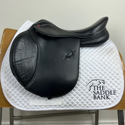 Image of 17.5 inch John Whitaker Bedale GP Jump Black Adjustable