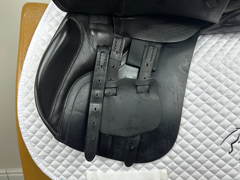 17.5 inch Albion K2 GP Black Medium Wide - S5706