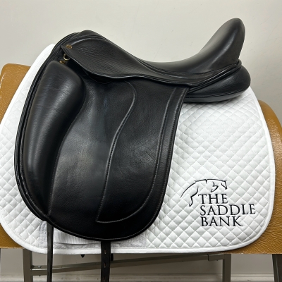 Image of 18 inch Black Country Adelinda (Freedom Dressage Tree) Black Medium