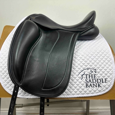 Image of 17.5 inch Black Country Adelinda Black Medium Wide
