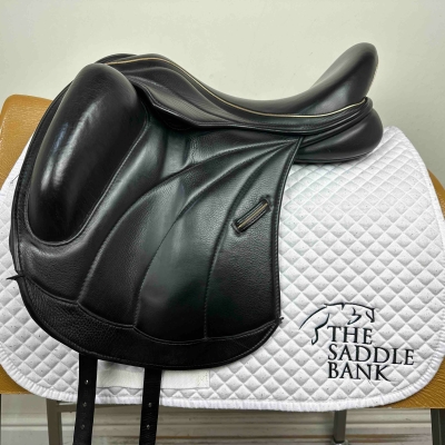 Image of 17.5 inch Winners Circle Monoflap Dressage Black Wide