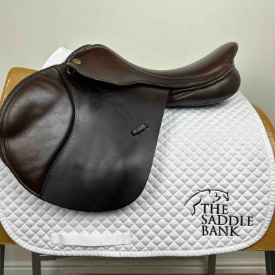 Image of 17.5 inch Fairfax Classic Cupped Flap Jump MJC Brown Adjustable