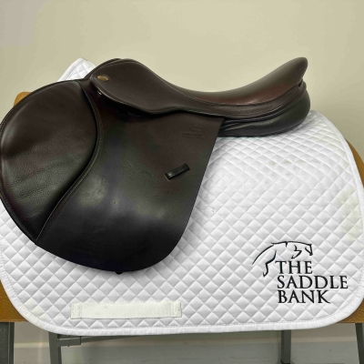 Image of 17.5 inch Fairfax Classic Cupped Flap Jump MJC Brown Adjustable