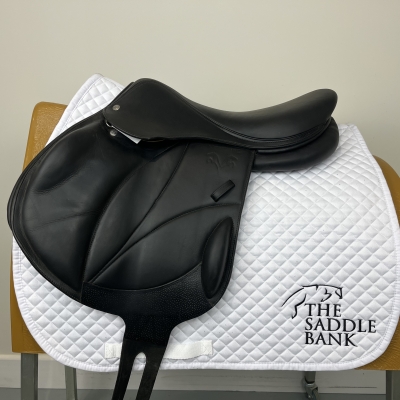 Image of 17 inch Voltaire Lexington Black Medium Wide