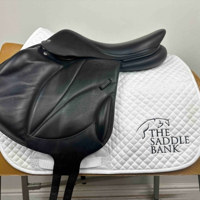 Image of 17 inch Voltaire Lexington Black Medium Wide