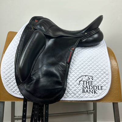 Image of 17.5 inch Albion Revelation Red Label Dressage Black Medium