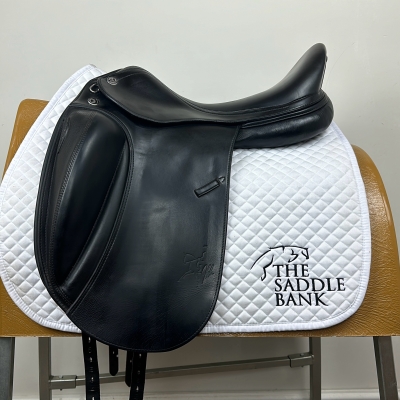 Image of 18 inch Prestige Black Medium Wide