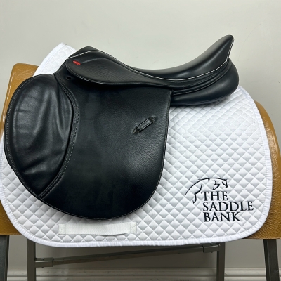 Image of 17.5 inch John Whitaker Bedale GP Jump Black Adjustable