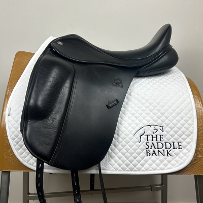 Image of 17.5 inch Fairfax Classic Cupped Flap Dressage MDC Black Adjustable