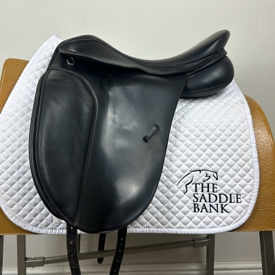 Image of 17.5 inch Thorowgood T6 Dressage MDM Black Adjustable