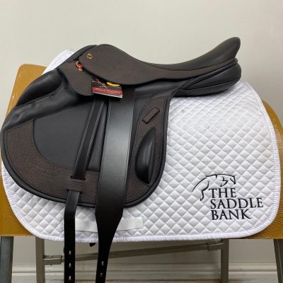 Image of 17.5 inch Black Country Vinici Jump (Close Contact Tree) Brown Medium Wide