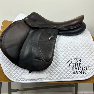 Image of 18 inch Voltaire Palm Beach Brown Medium Wide
