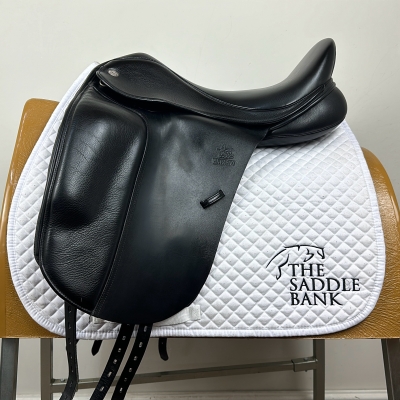 Image of 17.5 inch Fairfax Classic Cupped Flap Dressage MDC Black Adjustable