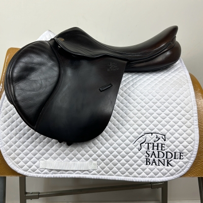 Image of 17.5 inch Fairfax Classic Cupped Flap Jump MJC Brown Adjustable
