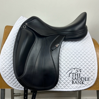 Image of 17.5 inch Equipe Glamour Black Medium Wide