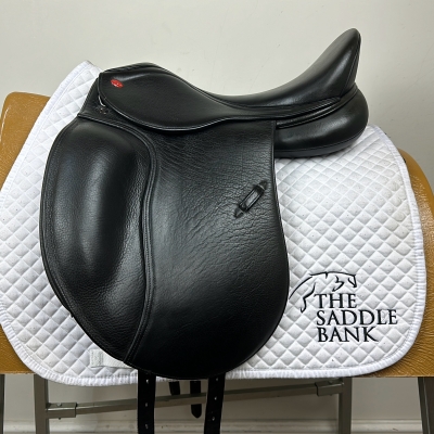 Image of 17 inch John Whitaker Harrogate Dressage Black Adjustable