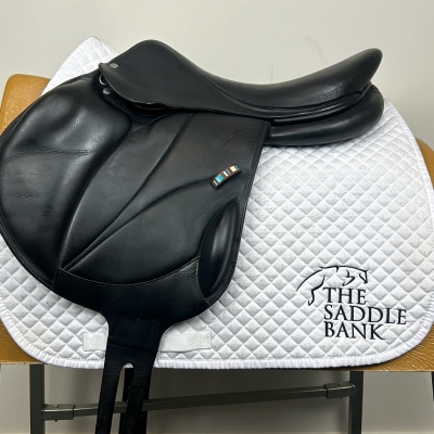 Image of 17.5 inch Voltaire Lexington Black Medium Wide