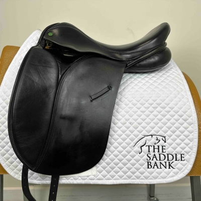 Image of 17.5 inch Ideal Jessica Dressage Black Medium Wide
