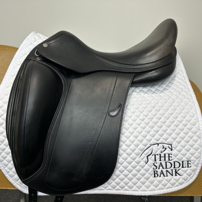 Image of 17 inch Equipe Emporio Monoflap Dressage Black Medium Wide